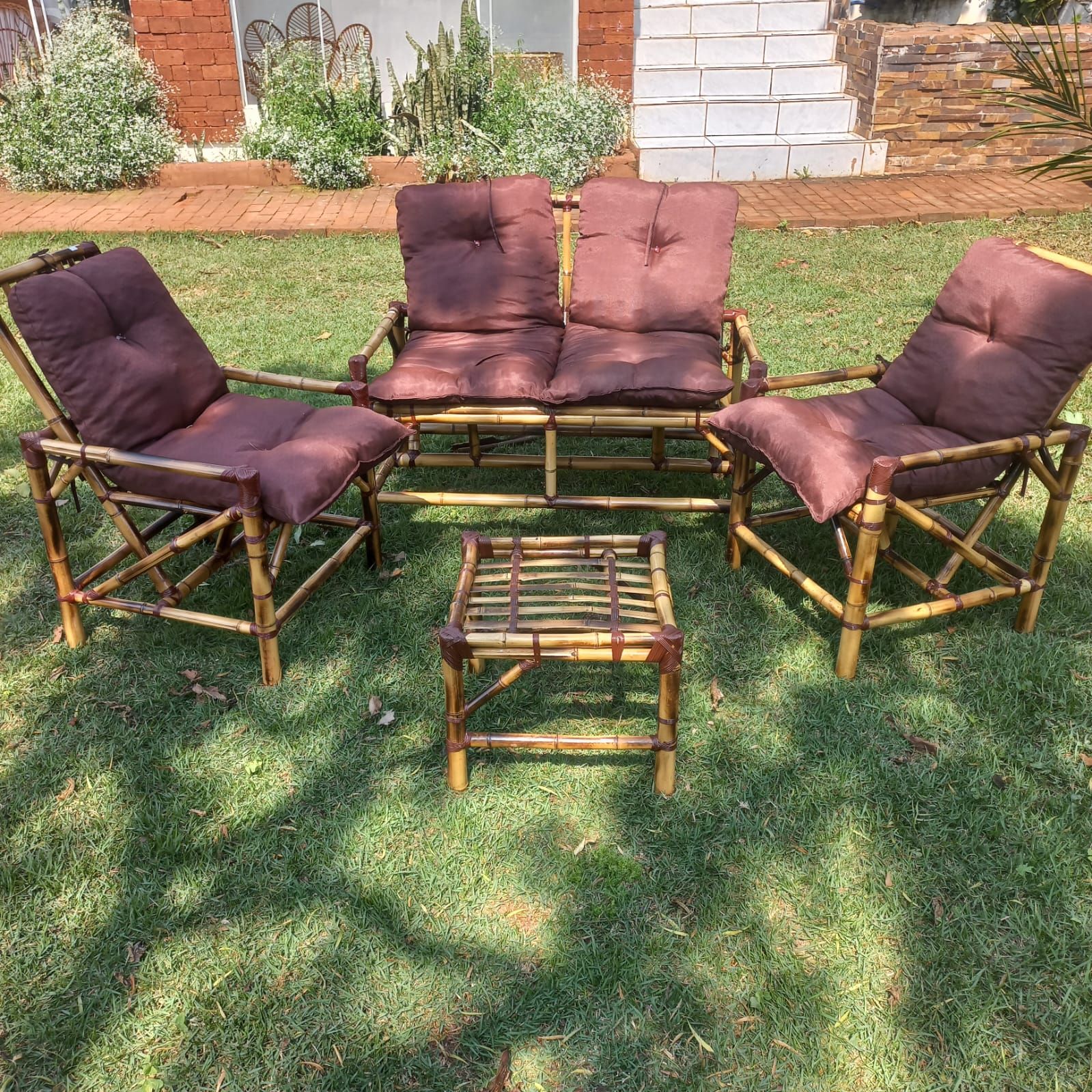 Conjunto Quatro Cadeiras E Mesa De Bambu Vime Jardim Área Almofada Preto