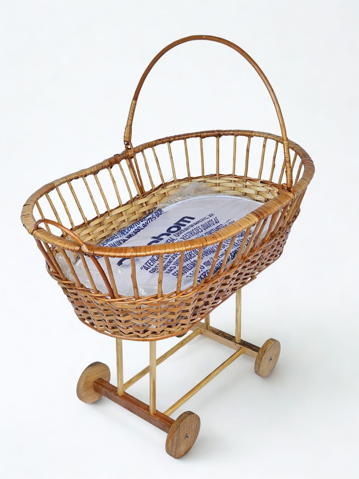 Berço De Vime Minimalista com Colchão Impermeável